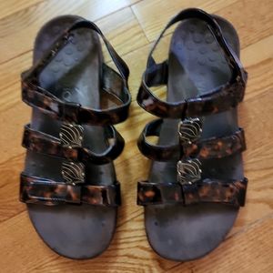 VIONIC AMBER SANDALS